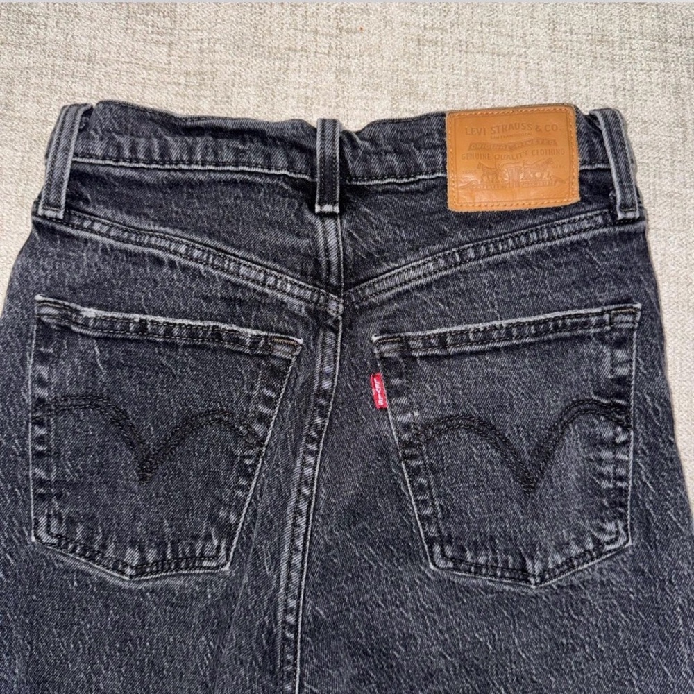 Levi's Dark Gray Ribcage Jeans
